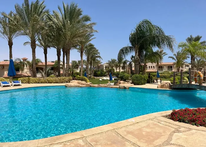 Villa La Vista 5 Beachfront 265m Luxury Ain Suchna